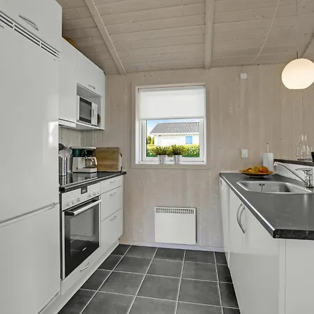 Beautiful In Haderslev With Kitchen Tatil Evi Flovt